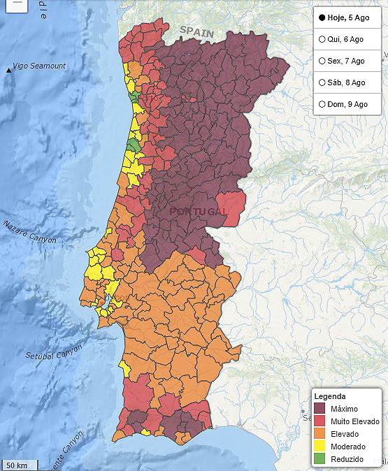 Regiões Norte, Central e do Algarve estão em alerta máximo para o risco de fogo. Crédito: IPMA.