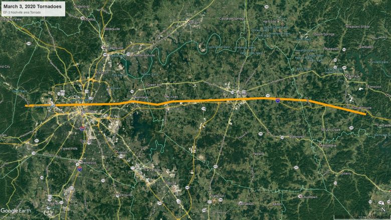Um EF3 percorreu cerca de 100 quil�metros at� atingir East Nashville. A for�a m�xima de seus ventos foi estimada em torno de 257 km/h. Cr�dito: NWS Nashville.  