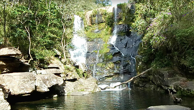 Imagem ilustrativa do Pared�o de Guap�. Uma cabe�a d'�gua provocou a morte de tr�s pessoas na �ltima quarta-feira. Cr�dito: Google. 