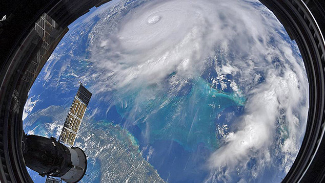 Furacão Dorian, o mais forte da temporada de 2019, visto do espaço a bordo da Estação Espacial Internacional em 2 de setembro. Crédito: Astronauta  Christina Koch. NASA. 