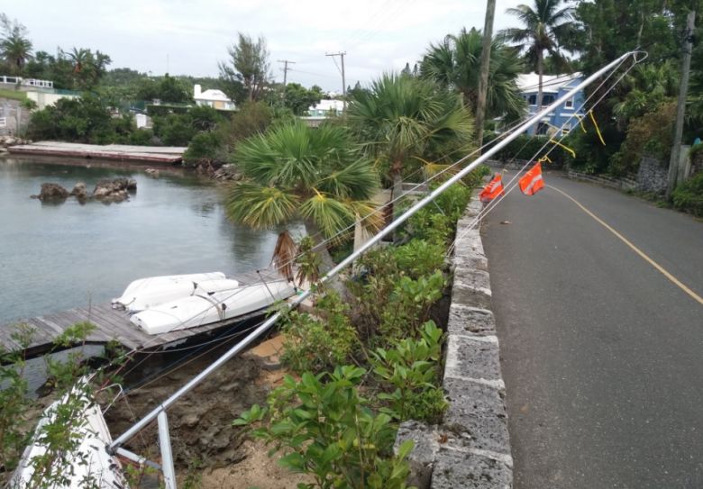 Estragos causados pelo furacão Paulette na ilha de Bermuda. Crédito: Imagem divulgada pelo twitter @ColinThompson70<BR>