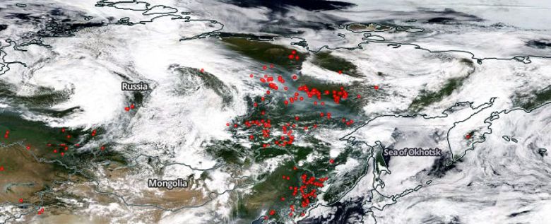 Focos de inc�ndio detectados pelos sat�lites Terra e Aqua da Nasa no leste da Sib�ria dia 16 de julho de 2020. Cr�dito: Worldview/Nasa.