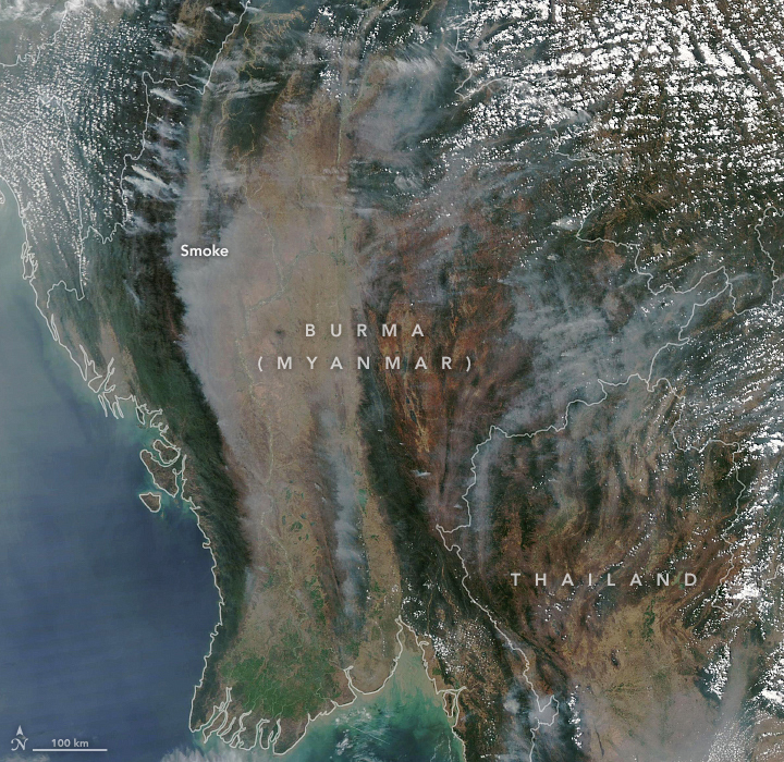 Imagem do satélite Aqua da Nasa capturada no dia 18 de março mostra uma grande quantidade de fumaça cobrindo Mianmar e o norte da Tailândia. Crédito: NASA.