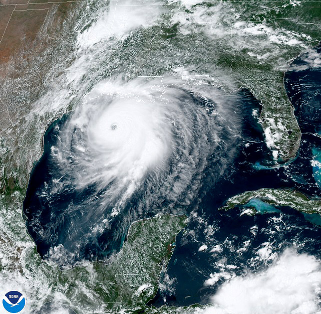 Imagem de sat�lite do dia 26 de agosto mostra o grande furac�o Laura na categoria 4 muito perto da costa da Louisiana. Cr�dito: NOAA