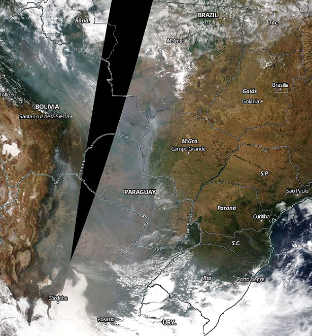 Imagem de satélite mostra uma grande área esbranquiçada indicando fumaça sobre o Paraguai, a Bolívia, o Pantanal, no Brasil e parte da Argentina no dia 26 de setembro. Crédito: Worldview/NASA