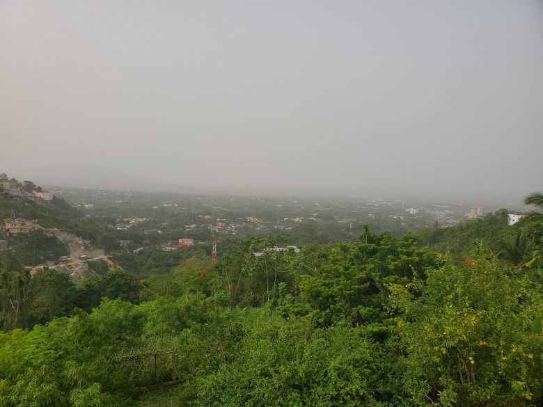 Poeira sobre Kingston, na Jamaica, observada nos �ltimos dias.  