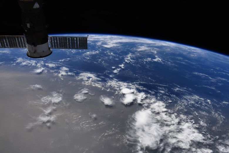 Vista da grande pluma de poeira do Saara por astronautas da Esta��o Espacial Internacional (ISS) no dia 21. Cr�dito: NASA.