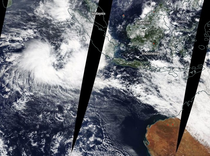 Imagem de satélite mostra a posição do ciclone tropical sobre o oceano Índico, ao noroeste da Austrália, nesta quinta-feira. Crédito: Worldview/NASA.