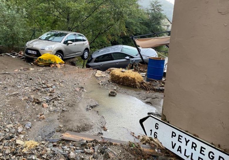 Estragos causados pelo episódio de tempestades no sul da França entre a última sexta-feira e o sábado. Crédito: Imagem divulgada pelo twitter @ponppiersdugard