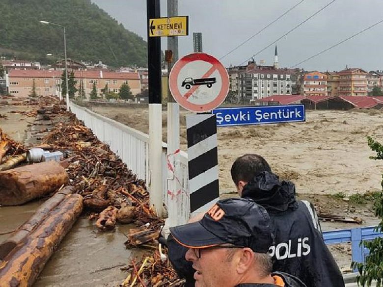 Fortes chuvas provocaram grande destruição em províncias próximas ao mar Negro, no norte da Turquia. Crédito: Imagem de divulgação AFAD