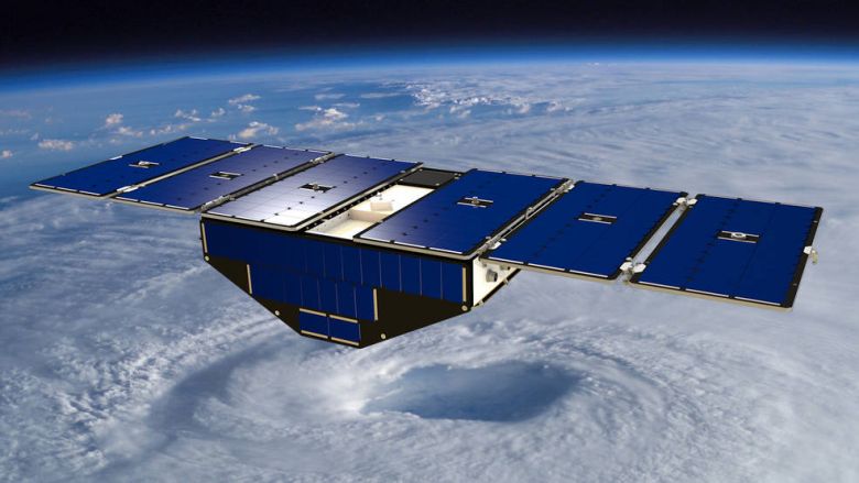 Os satélites CYGNSS lançado em 15 de dezembro de 2016 medem a velocidade do vento e a agitação da água na superfície do oceano. Os dados poderão ser usados como ferramenta para rastrear as concentrações de microplásticos nos oceanos. Crédito: NASA   