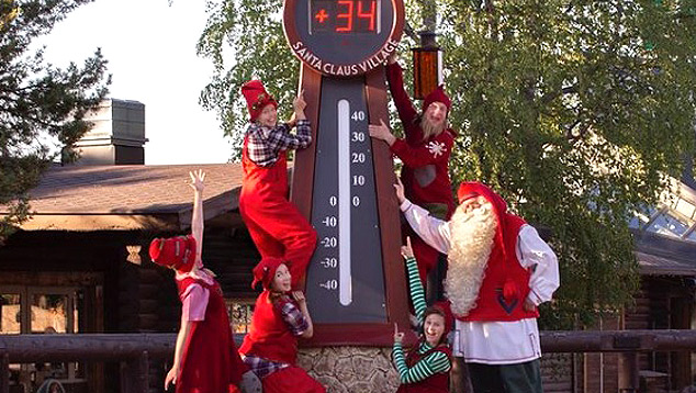 Temperatura de 34°C é registrada pelo termômetro de rua na Vila do Papai Noel, localizada em Rovaniemi, na Lapônia. Crédito: Imagem divulgada pelo instagram @santaclausoffice 