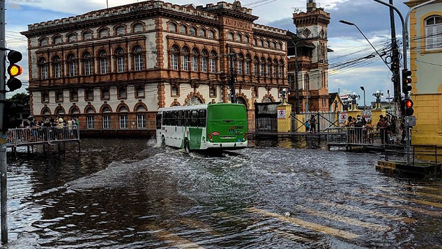Cheia do rio Negro de 2021 � maior da hist�ria desde o in�cio das medi��es em 1902. Cr�dito: Imagem do Centro Hist�rico de Manaus divulgada pelo twitter @TransitoManaus 