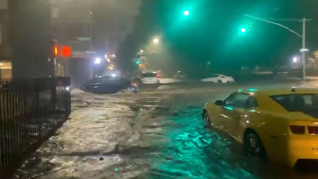 Imagem das enchentes em Nova York nesta quarta-feira, dia 1. A chuva recorde deixou pelo menos 9 mortos.Crédito: Imagem divulgada pelo twitter @UniqualScenes/@NWSNewYorkNY