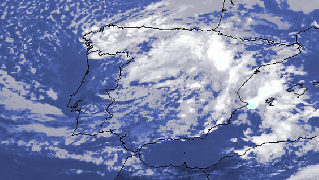 Imagem de satélite mostra as nuvens sobre Portugal e a Espanha nesta segunda-feira, dia 22. A previsão indica possibilidade de neve em áreas de Portugal. Crédito: EUMETSAT/IPMA