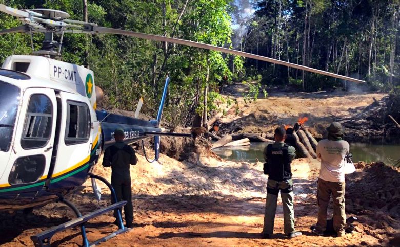 Ação da Operação Amazônia em Colniza, em Mato Grosso, realizada em junho de 2021. Crédito: Imagem ilustrativa/ SemaMT/Fotos Públicas. 