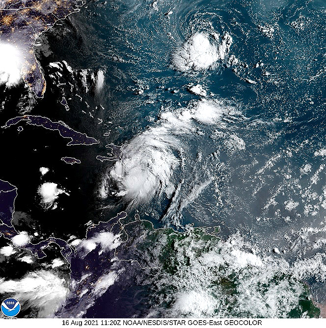 Imagem de satélite mostra a depressão tropical Grace muito próxima à costa da República Dominica e o Haiti nesta segunda-feira. Crédito: NOAA Goes-East GEOCOLOR 