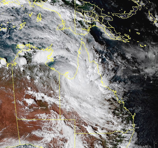 Imagem de satélite mostra o ciclone tropical Imogen entrando pela costa norte australiana na altura de Karumba no domingo. Nuvens de tempestade se espalham por Queensland. Crédito: JMA/Himawari-8/RAMMB/CIRA/TW 