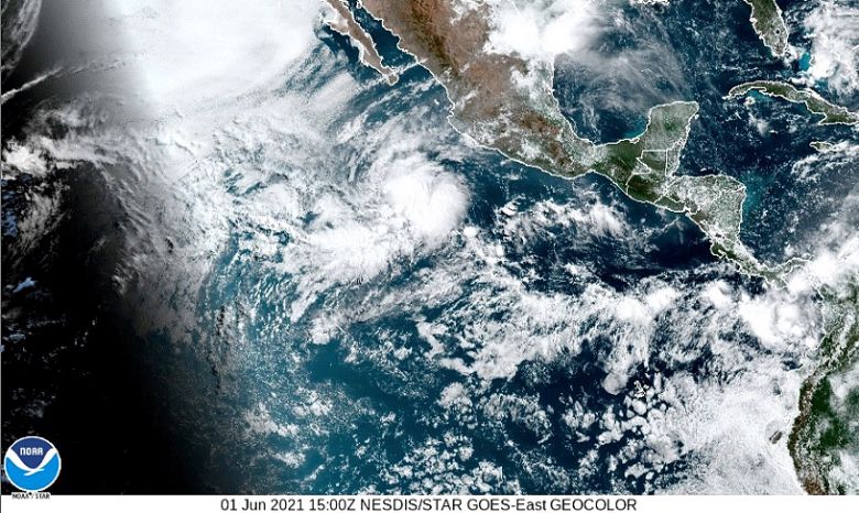 Imagem de sat�lite mostra a tempestade tropical Blanca atuando ao sul da Baixa Calif�rnia nesta ter�a-feira, dia primeiro de junho. Cr�dito: GOES-East NOAA