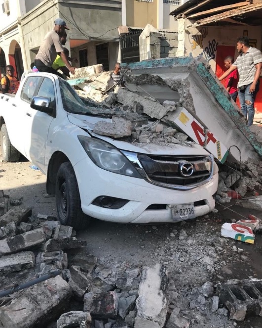 Imagem da destruição no Haiti atingido pelo intenso terremoto de 7.2 magnitudes neste sábado. Crédito: Imagem divulgada pelo twitter @paulwidler20