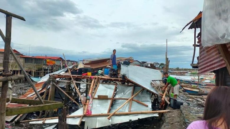 Área devastada nas Filipinas após passagem do super tufão Rai. Número de vítimas fatais passa de 370. Crédito: Divulgação Cruz Vermelha Filipina