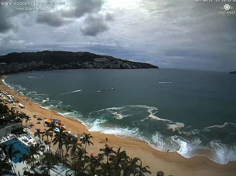 Imagem de Acapulco, em Guerrero, no Mxico, na tarde do dia 16. A tempestade tropical Lester se aproxima e deve deixar cinco estados mexicanos em alerta no fim de semana. Crdito: Webcams de Mxico 