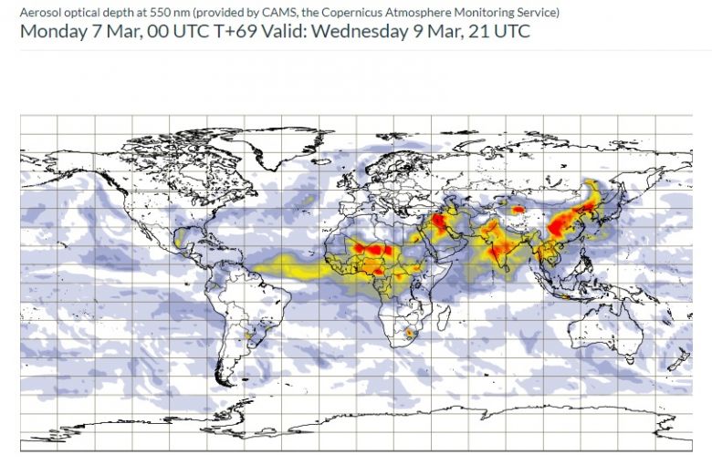 Modelo de previsão indica o avanço das partículas de poeira vindas do Saara em direção ao norte da América do Sul e ilhas caribenhas. Crédito: Copernicus/ECMWF