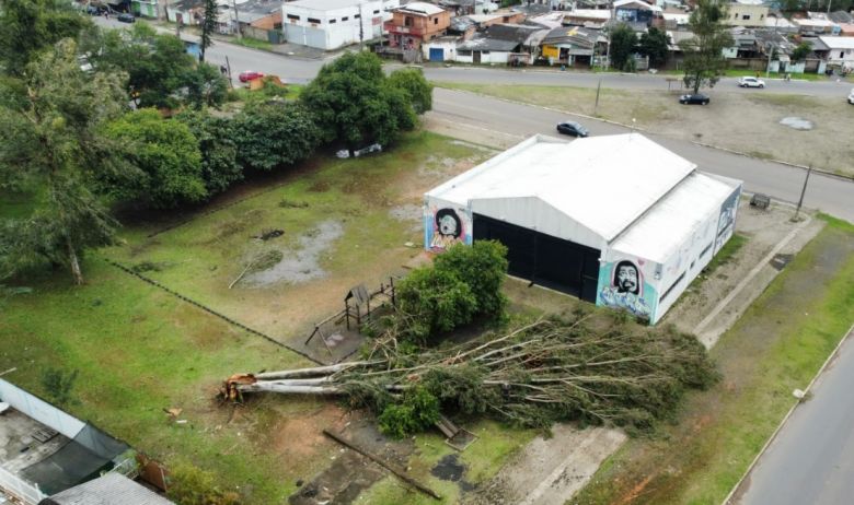 Fora dos ventos chegou a 120 km/h em Canoas na segunda-feira, dia 15. Crdito: Prefeitura municipal de Canoas