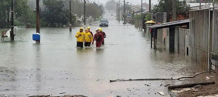 Chuva forte provoca alagamentos em Cricima. Crdito: Corpo de Bombeiros/Prefeitura 