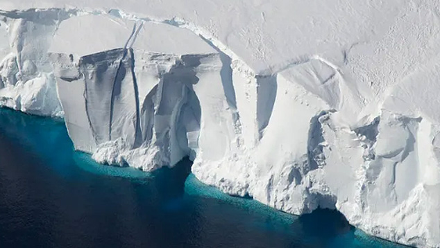 Imagem ilustrativa Groenlndia. Estudo mostra que o derretimento no interior da corrente de gelo do nordeste da Groenlndia est assustadoramente acelerado. Crdito: Divulgao NASA 