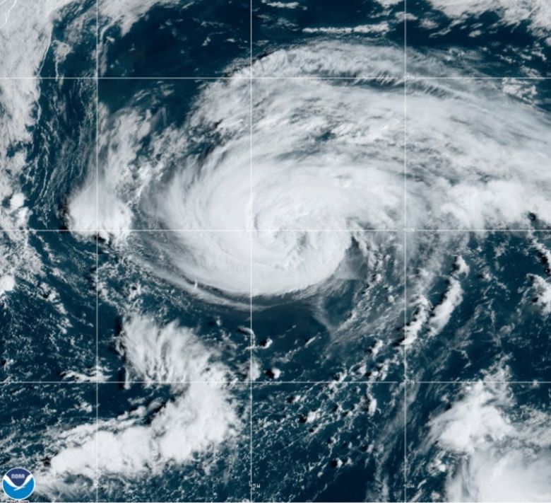 Imagem de sat�lite mostra o furac�o Danielle sobre o centro-norte do Atl�ntico dia 5 de setembro. Cr�dito: NOAA