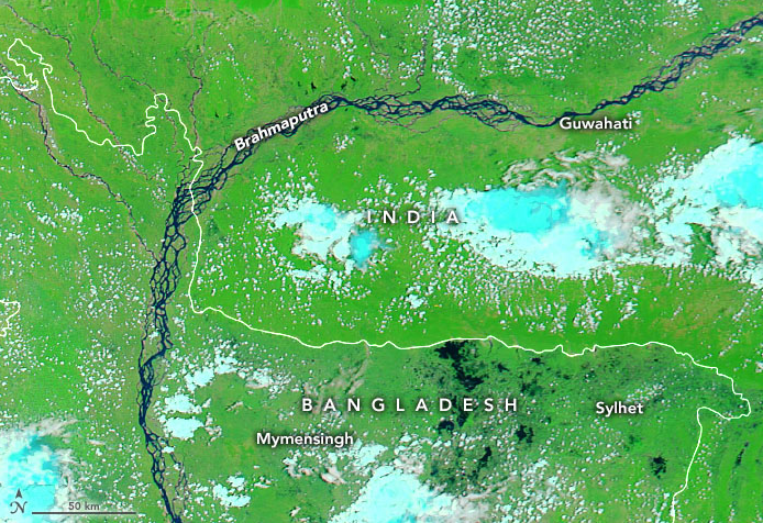 Imagem de satlite mostra reas de Bangladesh e da ndia antes das enchentes no dia 8 de maio. Crdito: NASA
