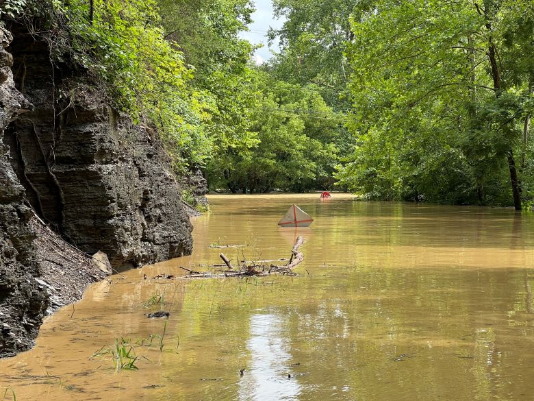 Kentucky registra chuvas e inundaes sem precedentes com saldo de 28 mortos at agora. Crdito: Inundao em Jackson. Divulgao @nwsjacksonky