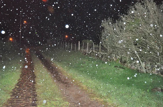 Neve em S�o Joaquim no dia 17 de maio de 2022 durante a primeira forte massa polar do ano. Cr�dito: Divulga��o Instagram S�o Joaquim Online/Mycchel Legnaghi <BR>