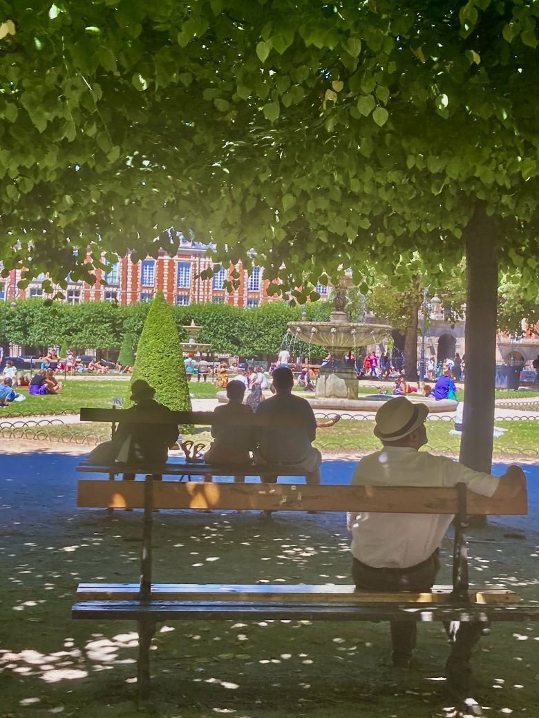 Paris no �ltimo dia 31 de julho. A capital enfrenta mais uma onda de calor esta semana. Cr�dito: Imagem ilustrativa, divulga��o pelo twitter @Paris all about