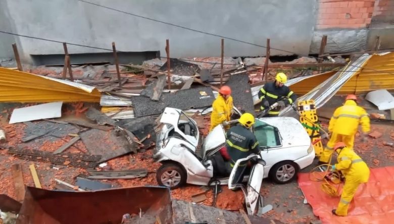 Estragos em Piarras aps ventania provocada por ciclone. Crdito: Divulgao Defesa Civil de SC 