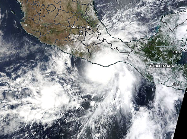 A imagem de satélite mostra o furacão Agatha sobre a costa do México no dia 30 de maio. Crédito: Worldview/NASA
