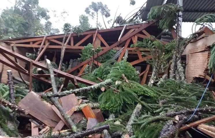 Tornado foi confirmado no município de Campo Alegre, no norte catarinense. Crédito: Divulgação Defesa Civil de SC