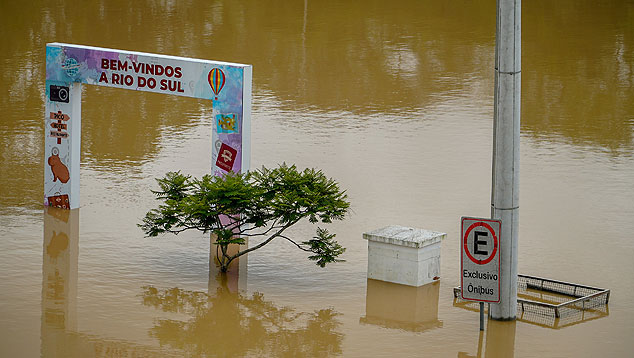 Cheia do rio Itaja-Au deixa o municpio de Rio do Sul debaixo d'gua. Crdito: Marco Favero/SECOM/Fotos Pblicas