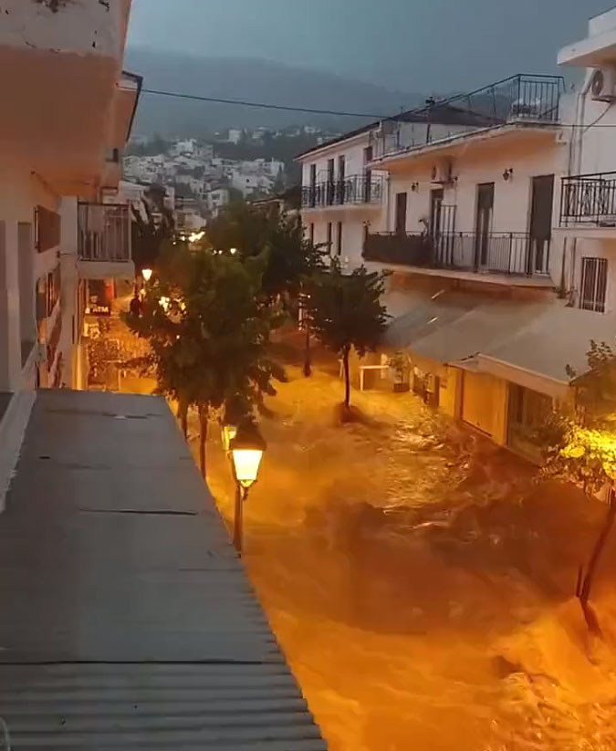 Chuvas torrenciais sem precedentes atingiram a Gr�cia durante a passagem da tempestade Daniel. Cr�dito: Zagora, divulga��o via twitter @AG Journalist/@WxNB  