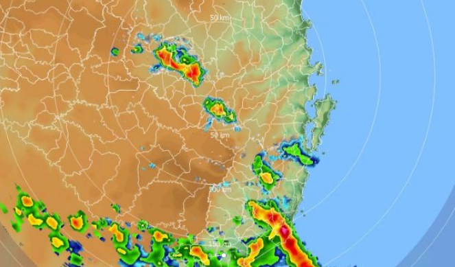 Radar captou uma forte linha de instabilidade perto do sul de Santa Catarina dia 11 de novembro. Crdito: Defesa Civil de SC 