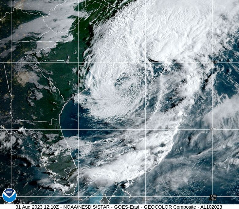 Imagem de satlite mostra a tempestade tropical Idalia, saindo da Carolina do Norte em direo ao Atlntico, na manh do dia 31. Crdito: Goes-east/NOAA