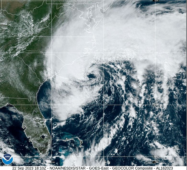 Imagem de satlite mostra a tempestade tropical Ophelia se aproximando da Carolina do Norte, nos Estados Unidos, dia 22 de setembro. Crdito: GOES-East/NOAA