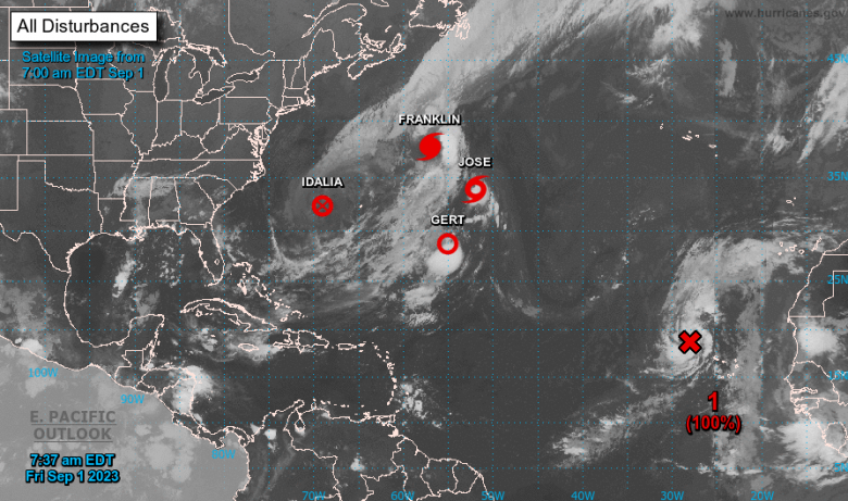 O Centro Nacional de Furaces monitora as tormentas e restos delas nesta sexta-feira, dia primeiro de setembro de 2023. Crdito: NHC 