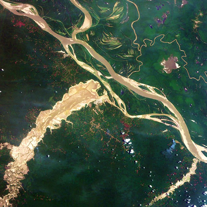 A imagem do satlite Brasileiro AMAZONIA-1 do INPE ilustra a vazante extrema do Rio Solimes, que causou o esvaziamento do Lago Tef, no Amazonas, este ms. Crdito: INPE