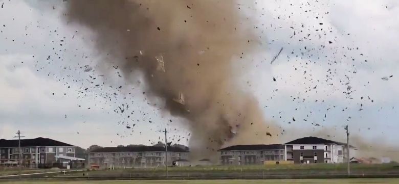 A passagem de um tornado foi gravada por moradores de Greenwood, em Indiana. Crdito: reproduo redes sociais 