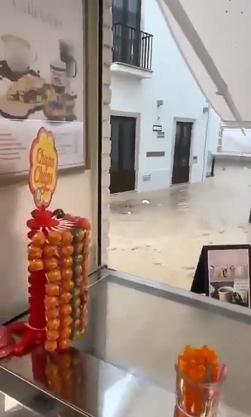 Chuvas repentinas fizeram as guas subirem rapidamente no Algarve. Crdito: divulgao via X @ReportWatchman