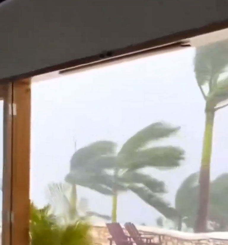 Furac�o Beryl varreu a costa da Jamaica com ventos acima de 200 km/h. Cr�dito: reprodu��o via X @Upuknews1 