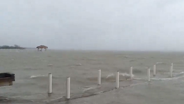 Mau tempo � registrado na cidade La Pesca, no estado de Tamaulipas com a chegada de Alberto. Cr�dito: divulga��o via X @reflectoresmx