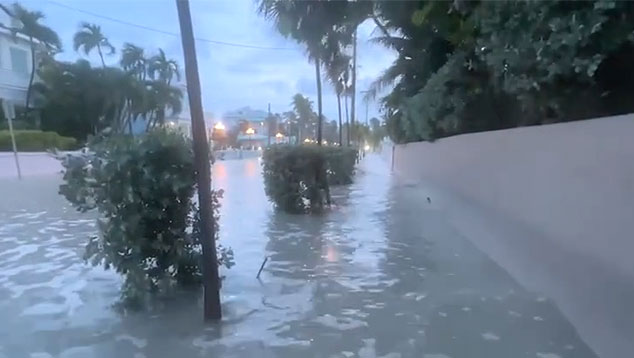As indunda��es come�aram em Key West nesta manh�, enquanto o furac�o Helene se aproxima da Fl�rida. Cr�dito: reprodu��o/ divulga��o via Threads @local10news  